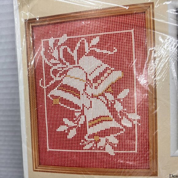 Creative Circle Celebration Bells Lace Net Darning Kit Christmas #2817 Vtg 1989 - Picture 2 of 9